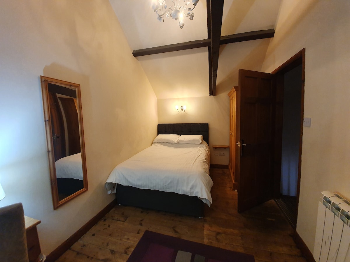 Dhomë gjumi kryesore në apartament