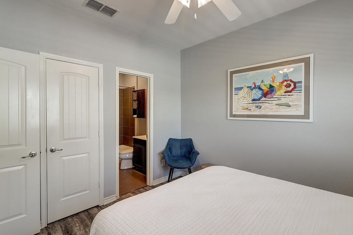 Queen Suite. Queen აპარტამენტი ფლიგელით სააბაზანოთი