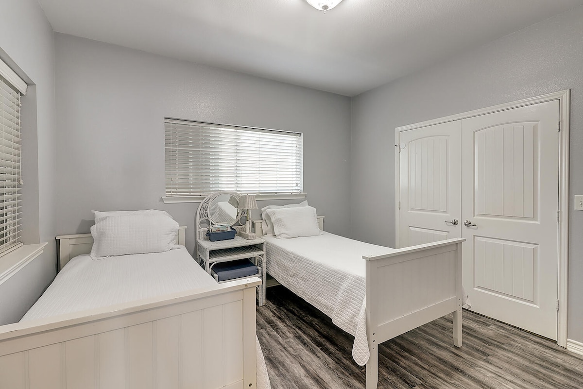 Სასტუმრო ოთახი. ტყუპების 2 კომპლექტი