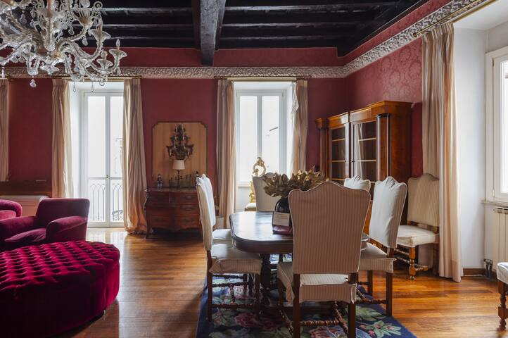 Spanish Steps Luxury Apartment gallery image 5