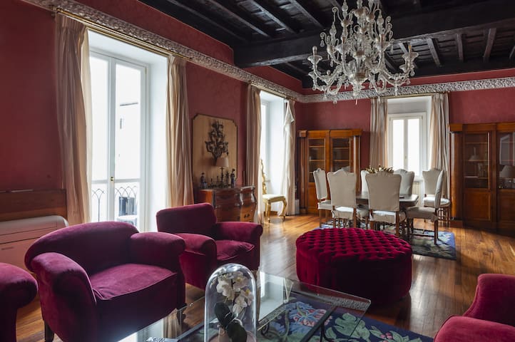 Spanish Steps Luxury Apartment gallery image 2