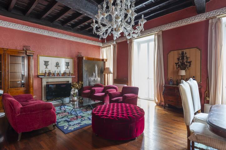 Spanish Steps Luxury Apartment gallery image 4