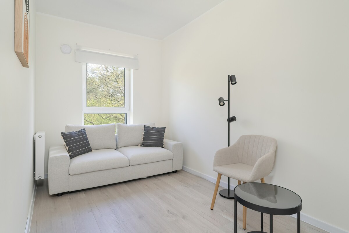 Dhomë gjumi me një gardërobë të madhe