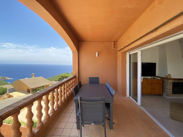 Semidetached house with sea views and communal poo gallery image 4