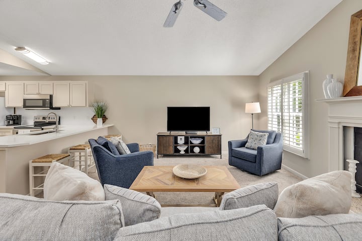 Located Within A Half Mile Of The Beach - Brunswick, GA