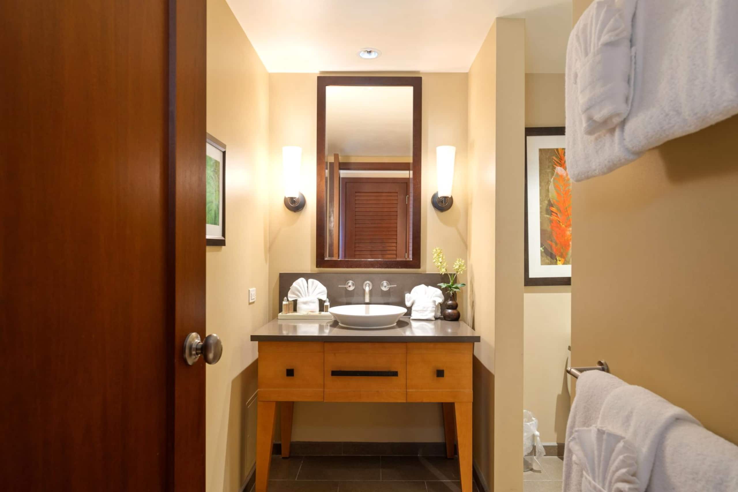 Condo in Kapolei · ★4.89 · 2 bedrooms · 3 beds · 2 private baths - Image 43