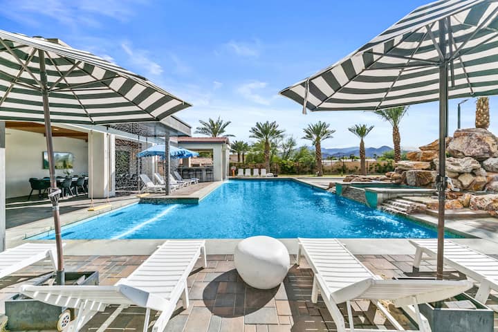 +2.5 acres,>6000 sq, 11bd+5bath, pickleball,g'room