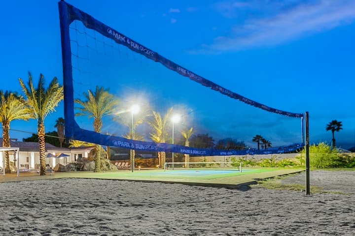 +2.5 acres,>6000 sq, 11bd+5bath, pickleball,g'room