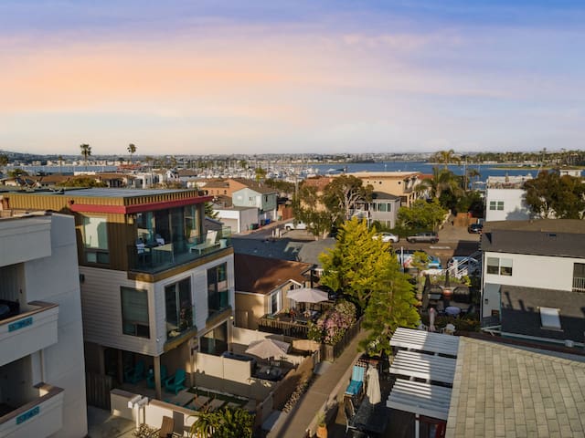 Modern Ocean View Home+Free Parking+Steps to ocean