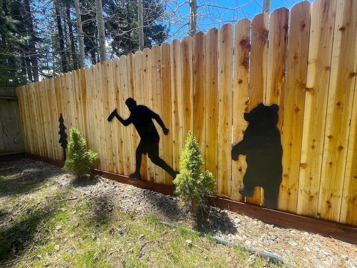 Bear Claw Trails - Dogs + Awesome Yard + Fire Pit - South Lake Tahoe, CA