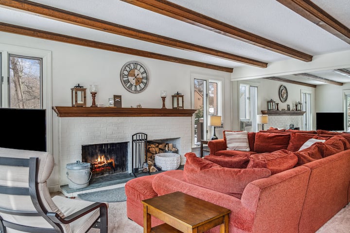 Patio Condo With Golf Fairway Views, Fairway Villa - Quechee, VT
