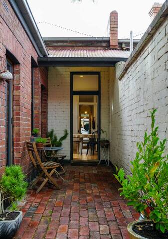 Fitzroy 3BR Terrace on Napier St+Great Space