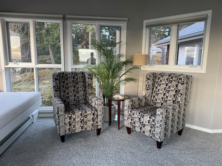 West Suite- Ocean Front Suite Over Looking Salish - San Juan Islands, WA