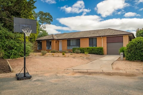 Hidden Gem In Gowrie! Large Family Garden