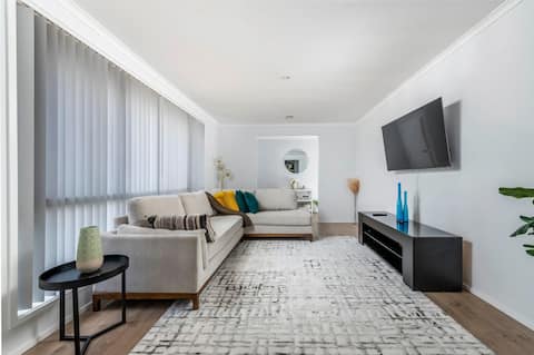 Hidden Gem In Gowrie! Large Family Garden