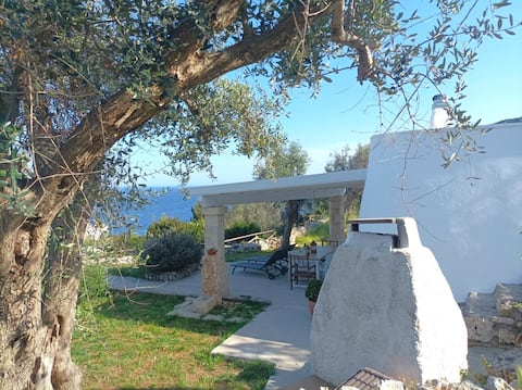 Charming house w/ view, 5 min walk from the sea