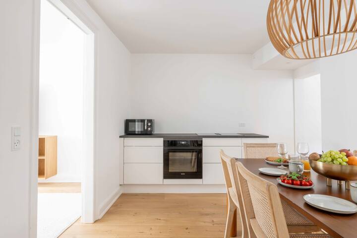 Stylish Apartment on Lively Street in Downtown gallery image 4