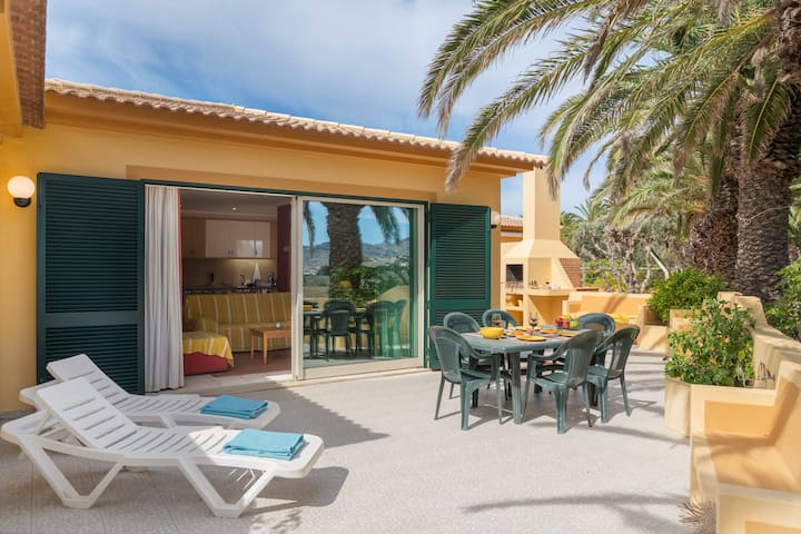 Casa do Ribeiro Salgado by an island apart