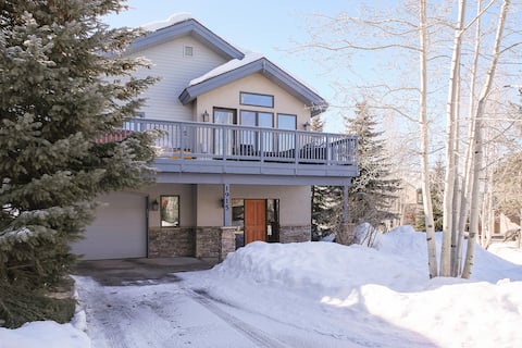 L1915 | Winter Shuttle | Dog Friendly | Hot Tub