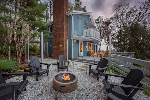 25 Min to Asheville ~ Game Room, Fire Pit, Hot Tub