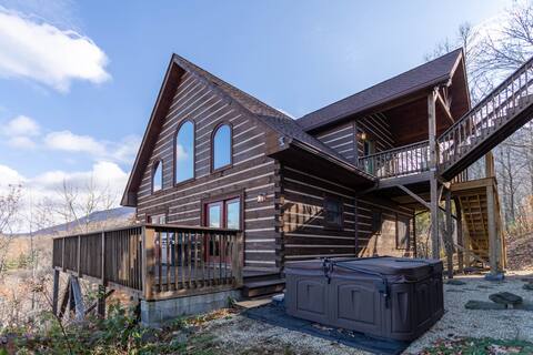 Faraway Skies-Hot Tub, Mountain Views