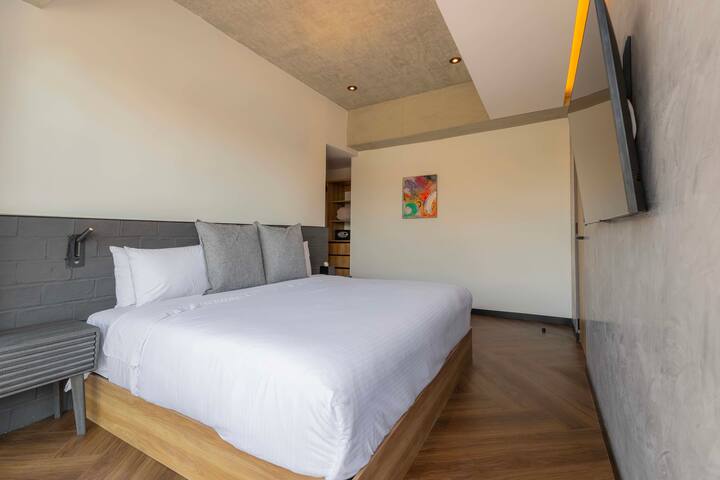 Capitalia | Park Condesa w/ Balcony Views gallery image 3