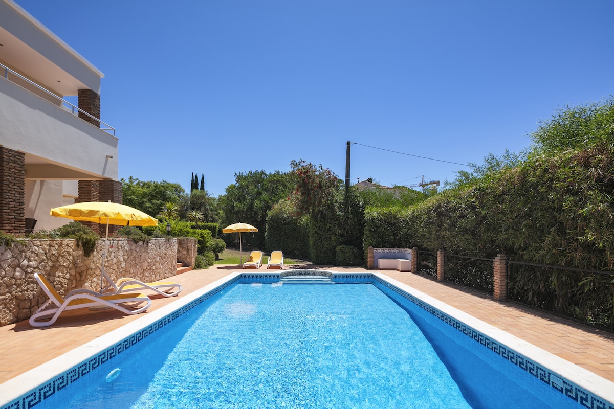 Villa with Sea View & Private Pool 4