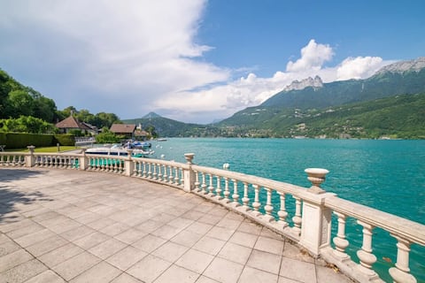 Balcony on the charming lake, 3 bedrooms with view