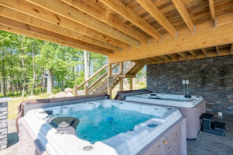 New! Luxe Lodge w/ Views, Fire Pit & Hot Tub
