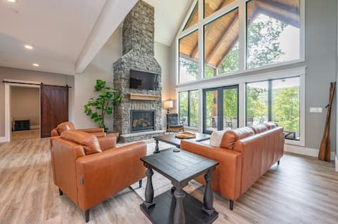 Deep Creek Retreat w/ Dock & Hot Tub