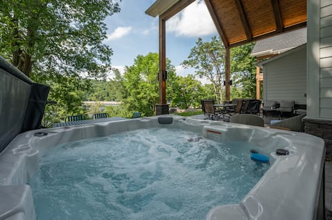 Deep Creek Retreat w/ Dock & Hot Tub