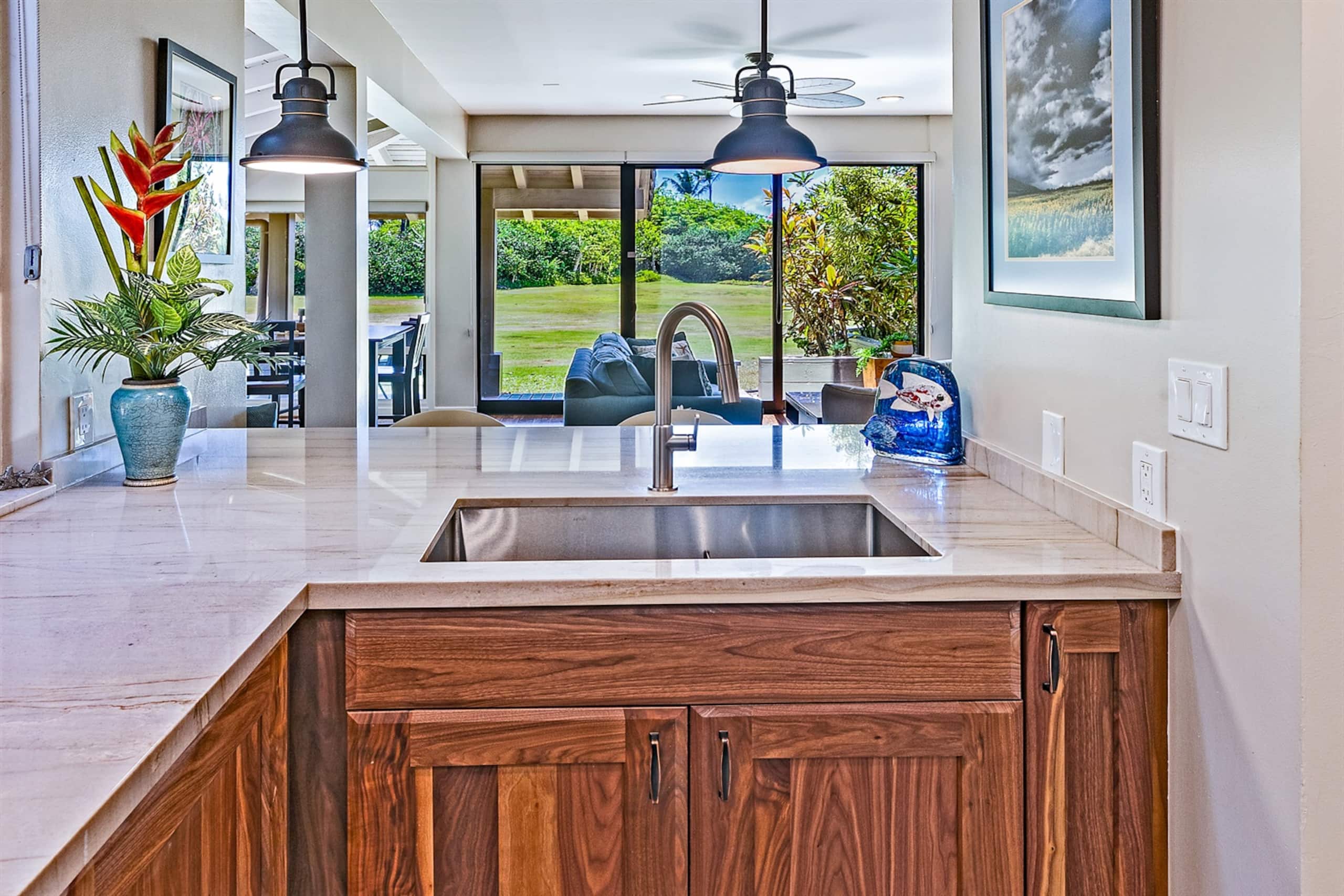 Condo in Lahaina · ★5.0 · 1 bedroom · 2 beds · 2 private baths - Image 23
