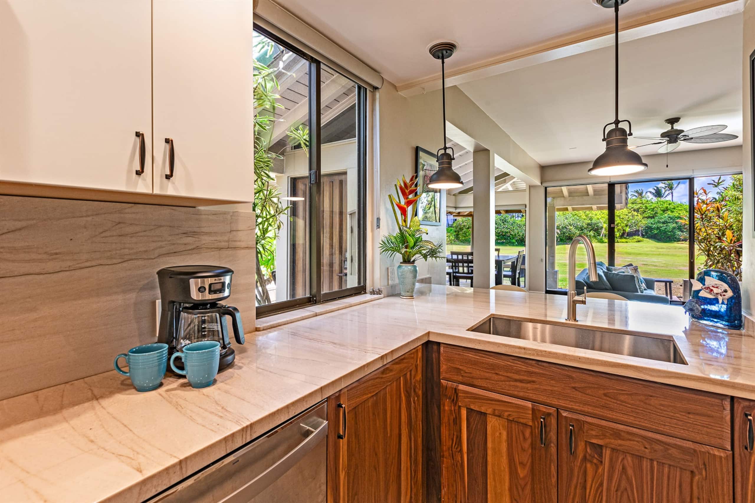 Condo in Lahaina · ★5.0 · 1 bedroom · 2 beds · 2 private baths - Image 24