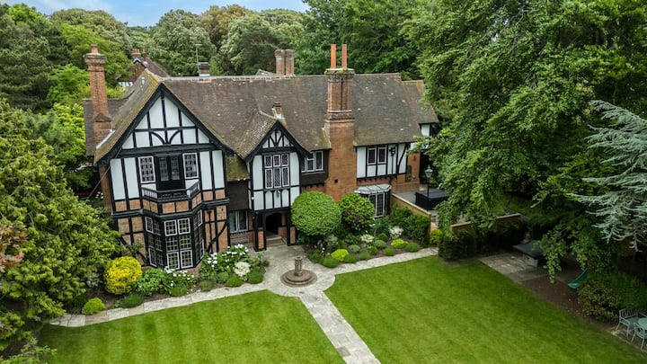 12 Bed In Bournemouth (Oc-t28236) - Sandbanks