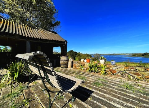 Cottage with sea view, nature and calm