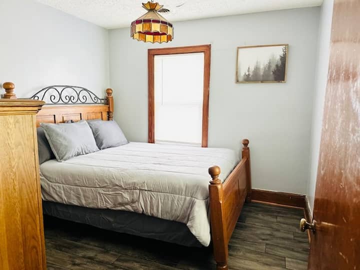 Queen bedroom