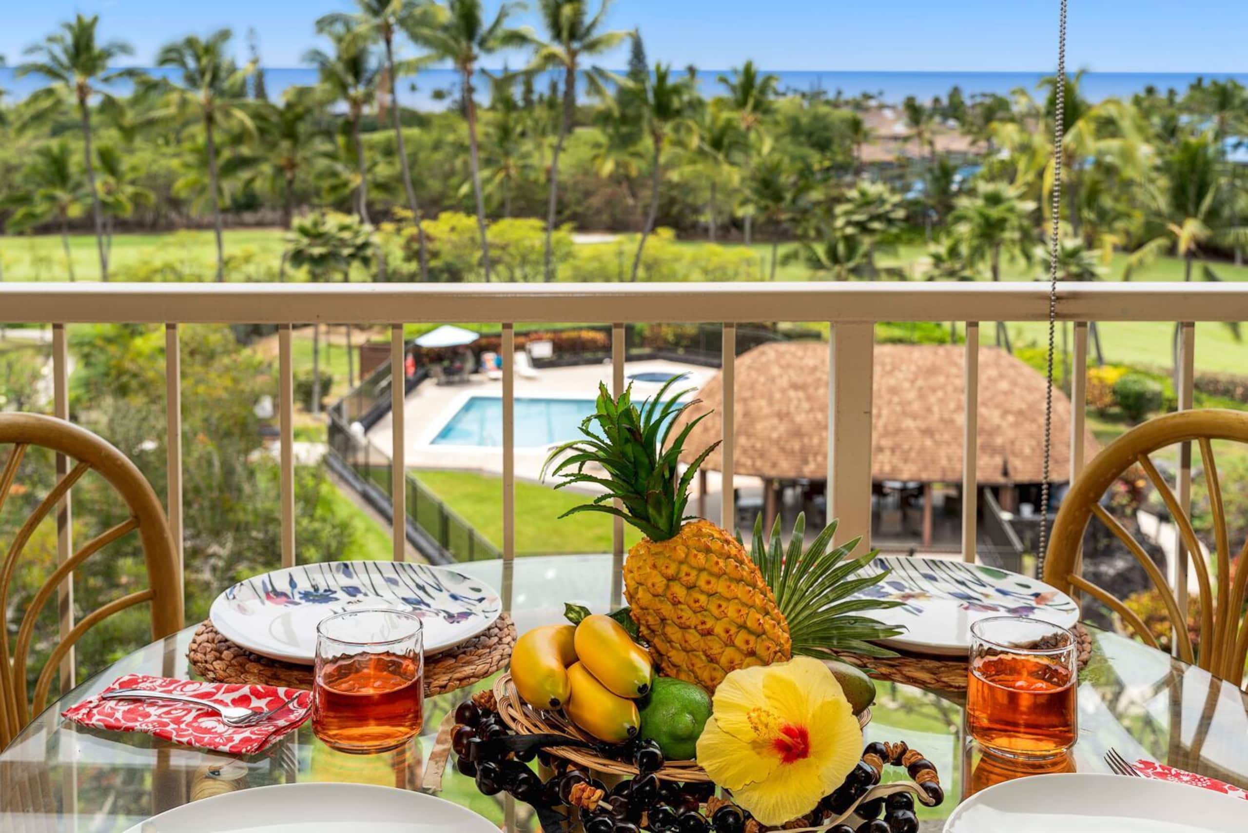 Condo in Kailua-Kona · ★4.79 · 3 bedrooms · 4 beds · 3 private baths - Image 1