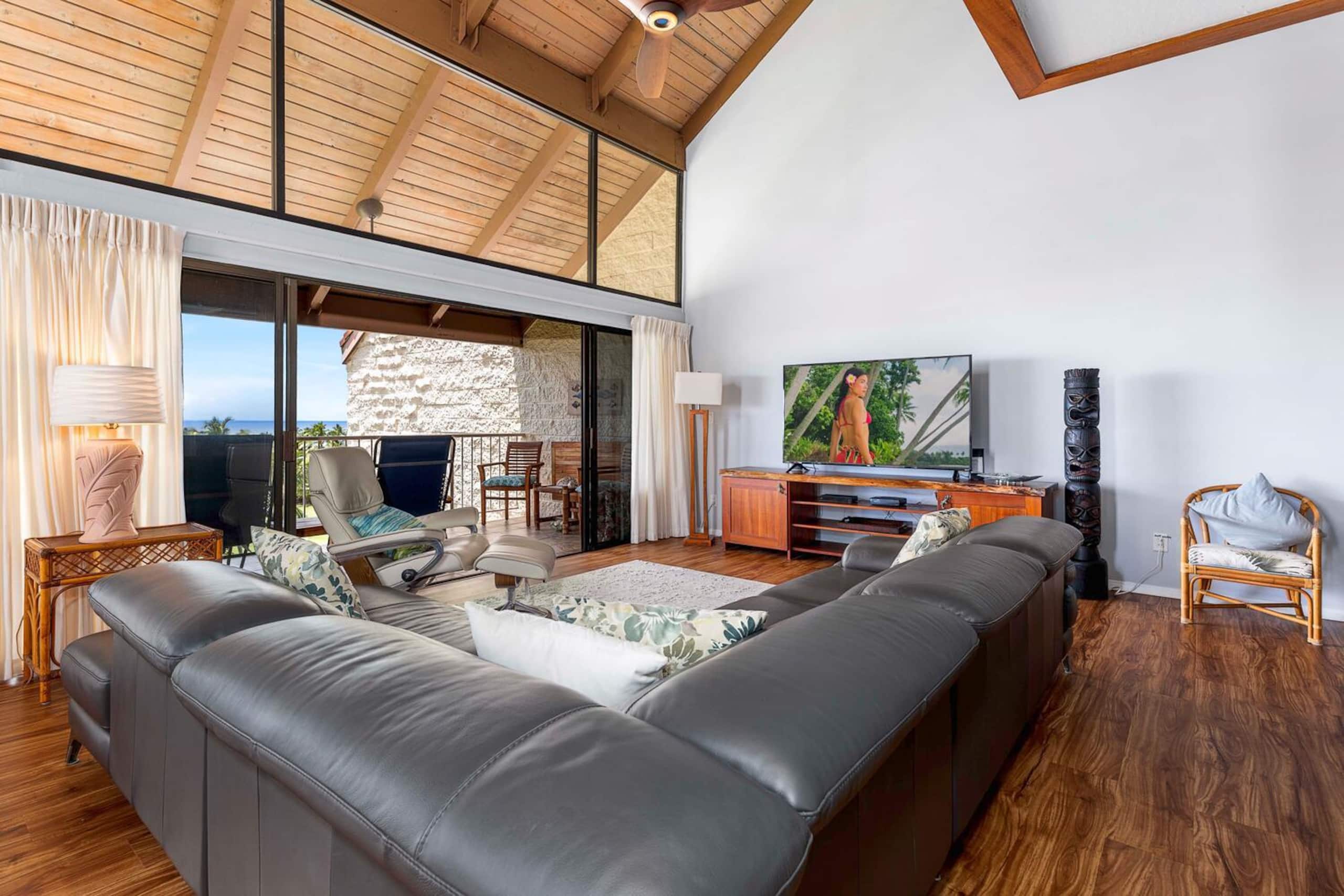 Condo in Kailua-Kona · ★4.79 · 3 bedrooms · 4 beds · 3 private baths - Image 8
