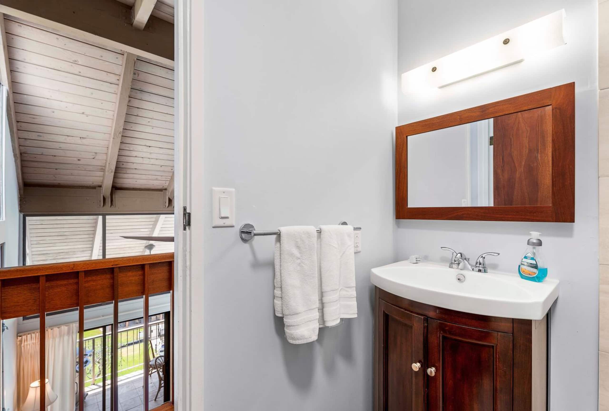 Condo in Kailua-Kona · ★4.79 · 3 bedrooms · 4 beds · 3 private baths - Image 28