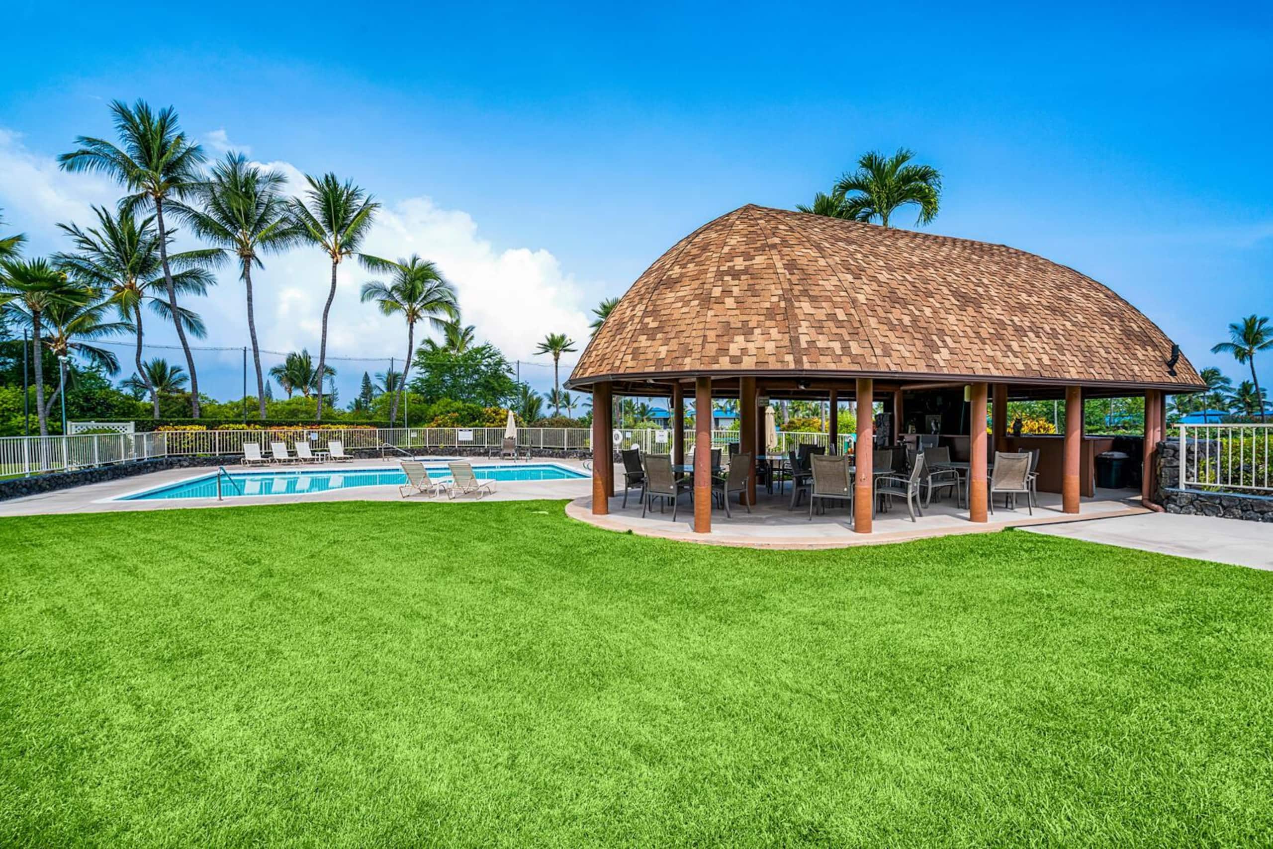 Condo in Kailua-Kona · ★4.79 · 3 bedrooms · 4 beds · 3 private baths - Image 35