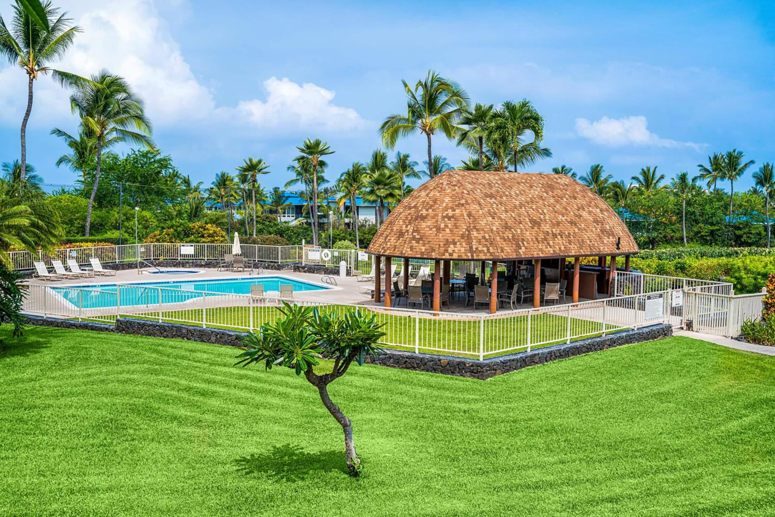 Condo in Kailua-Kona · ★4.79 · 3 bedrooms · 4 beds · 3 private baths - Image 38