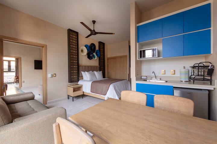 Hotel Style Suite 2BR w/ Rooftop Views in CDMX dow gallery image 3