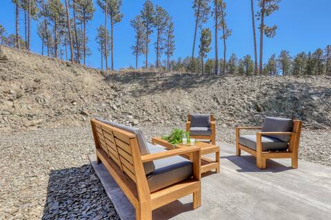 Saddle Up For Luxury - 15 Minutes to Mt. Rushmore