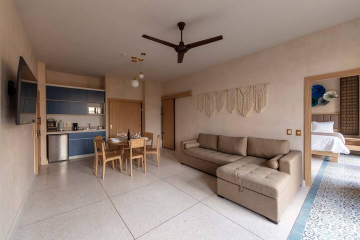 Chic 2BR in Historic Mexico City, Hotel-Style Stay gallery image 4