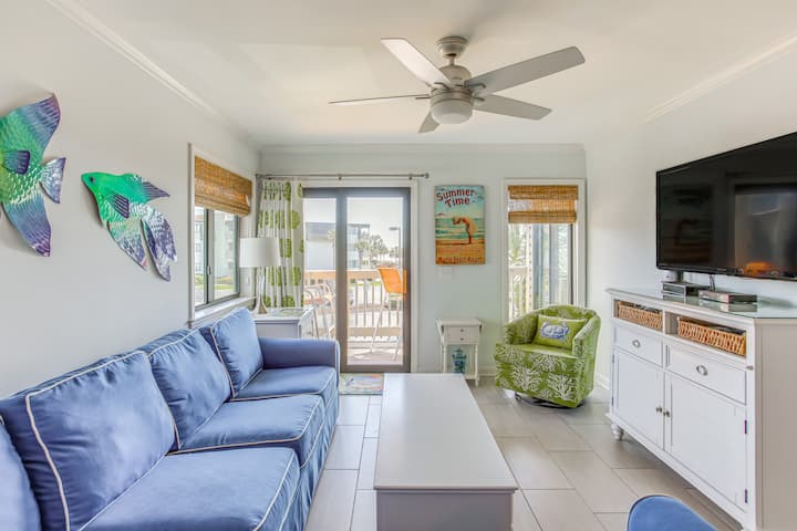 Steps To Sea! Sunny Gem W/ Pool In Myrtle Beach - Myrtle Beach