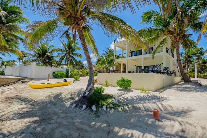 Discover Paradise at Beachfront Casa Paloma gallery image 2