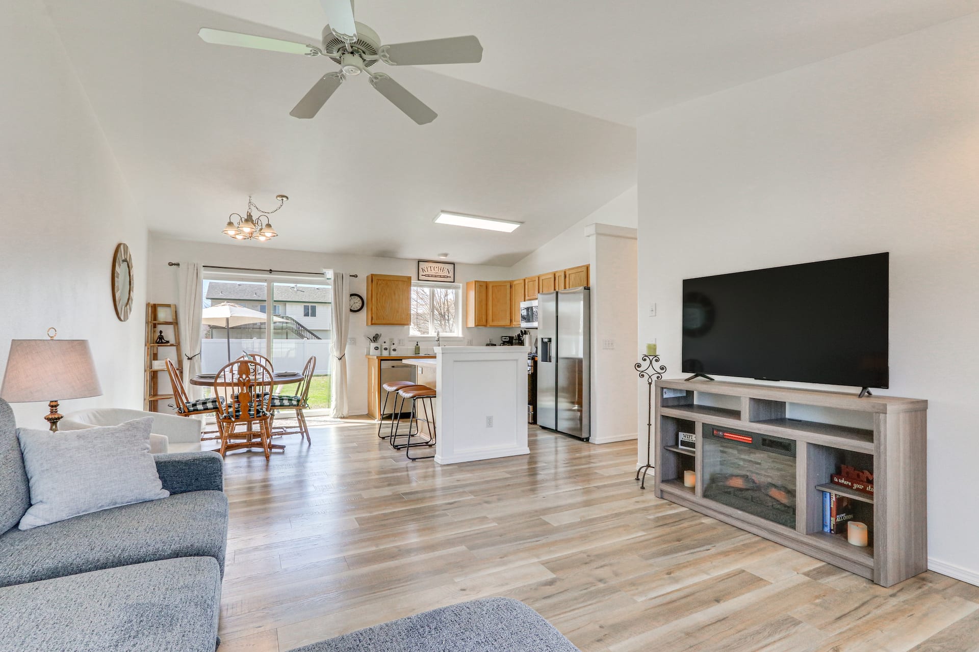 Charming Home w/ Patio: 3 Mi to Hayden Lake!