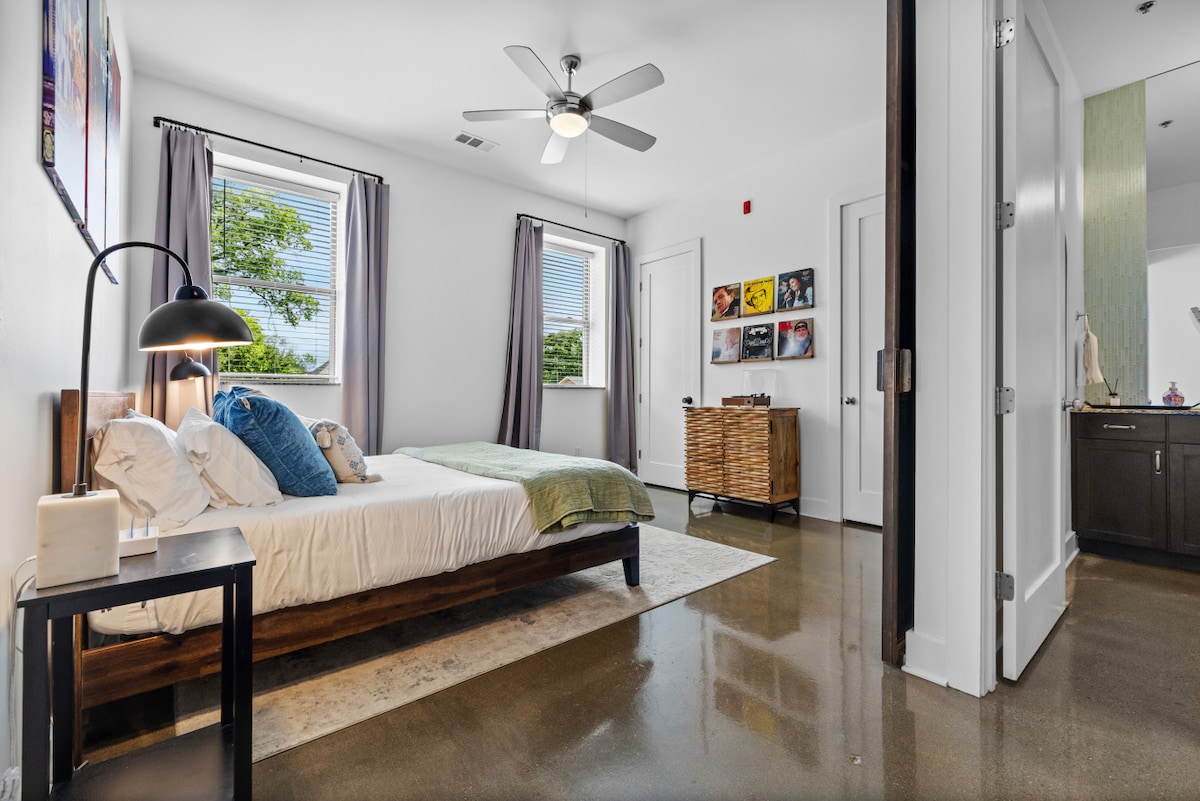 210-30th-Aven-N-102-13