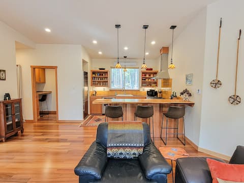 Casa Nordica: Modern 2-Bedroom Getaway in Mazama