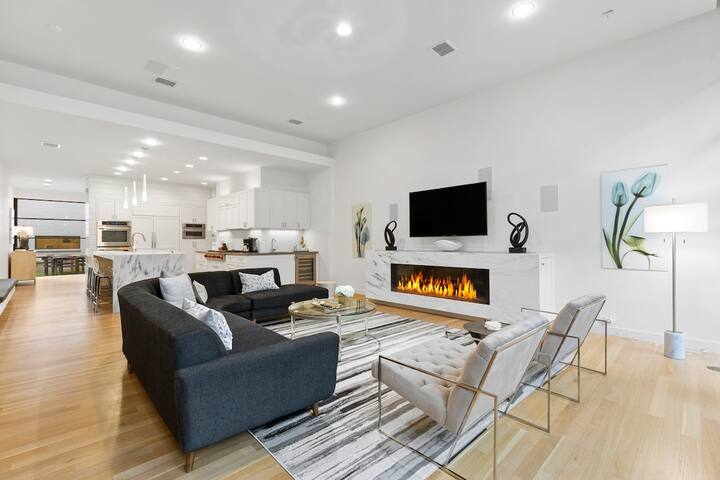 Modern Luxury: 3 Beds of Style & Serenity